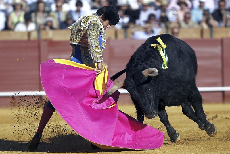 Toros con Pedro Javier Cáceres: ‘Mala tarde en la duodécima de abono en la Maestranza’ Toros con Pedro Javier Cáceres: ‘Mala tarde en la duodécima de abono en la Maestranza’