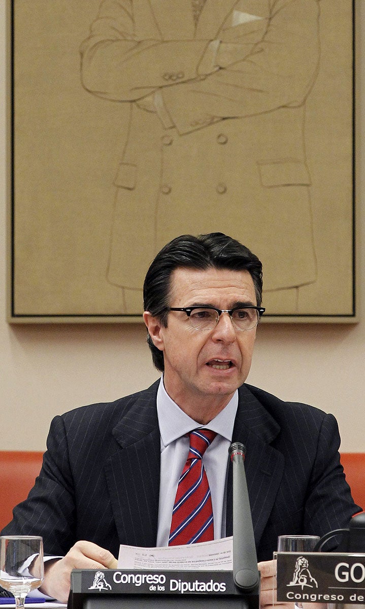 José Manuel Soria: ‘Si sube la luz en octubre, será porque el mercado así lo determine’ José Manuel Soria: ‘Si sube la luz en octubre, será porque el mercado así lo determine’