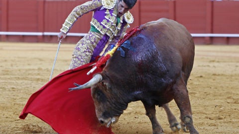 Talavante en la faena de muleta