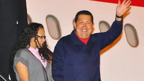 Hugo Chávez a su llegada a Venezuela Hugo Chávez a su llegada a Venezuela
