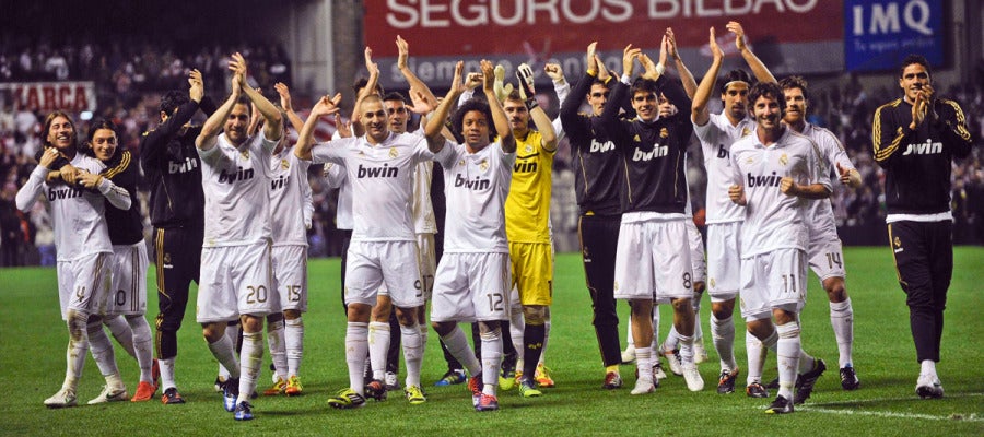 Los jugadores del Madrid sobre el césped de San Mamés Los jugadores del Madrid sobre el césped de San Mamés