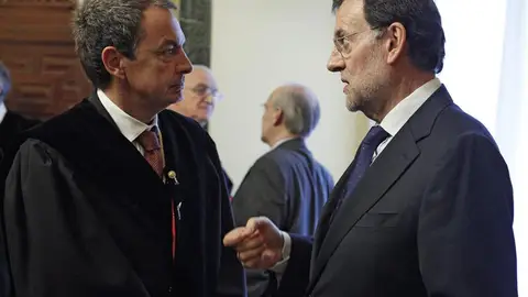 Rajoy y Zapatero, juntos en el acto de investidura de Beccaría Rajoy y Zapatero, juntos en el acto de investidura de Beccaría