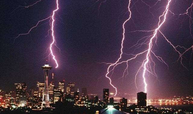 La brújula de la ciencia: ¿Qué pasa cuando un rayo alcanza un avión? La brújula de la ciencia: ¿Qué pasa cuando un rayo alcanza un avión?