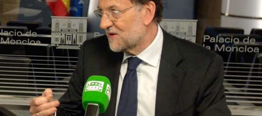 Rajoy durante la entrevista con Herrera en Onda Cero Rajoy durante la entrevista con Herrera en Onda Cero