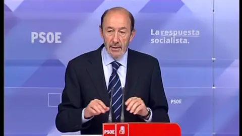 Rubalcaba: “Nadie entendería que haya dinero para bancos y no para hospitales” Rubalcaba: “Nadie entendería que haya dinero para bancos y no para hospitales”
