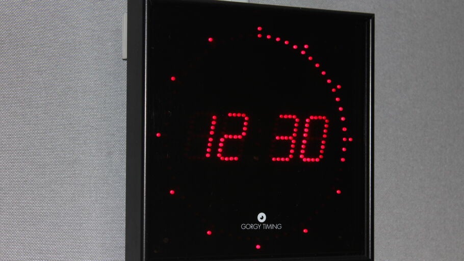 Reloj Alcal&aacute; en la onda