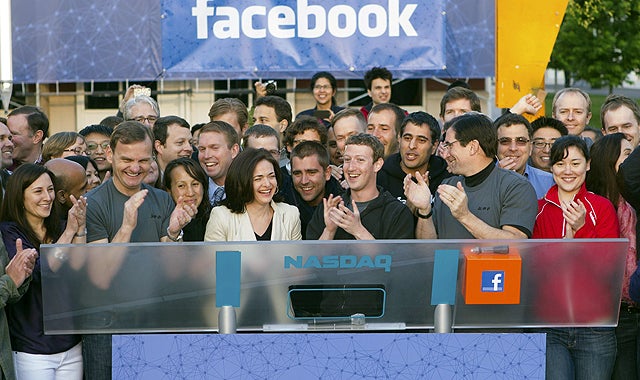 'Goldman Sachs y Bono, el cantante de U2 son los que se han forrado con la salida a Bolsa de Facebook' 'Goldman Sachs y Bono, el cantante de U2 son los que se han forrado con la salida a Bolsa de Facebook'