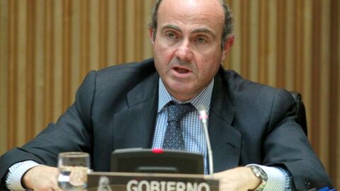 Luis de Guindos, en la comisi&oacute;n de Econom&iacute;a del Congreso