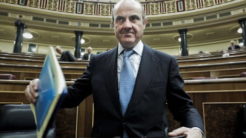 Luis de Guindos, a su llegada al Congreso