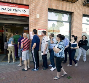 Desempleados en la cola del paro Desempleados en la cola del paro