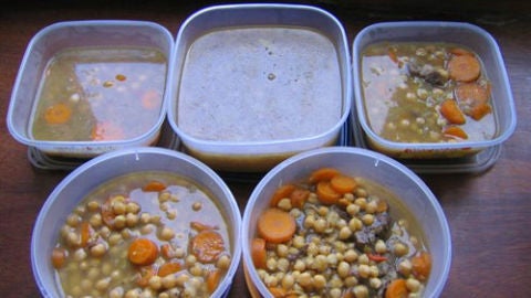 Sobras de comida en un tupper