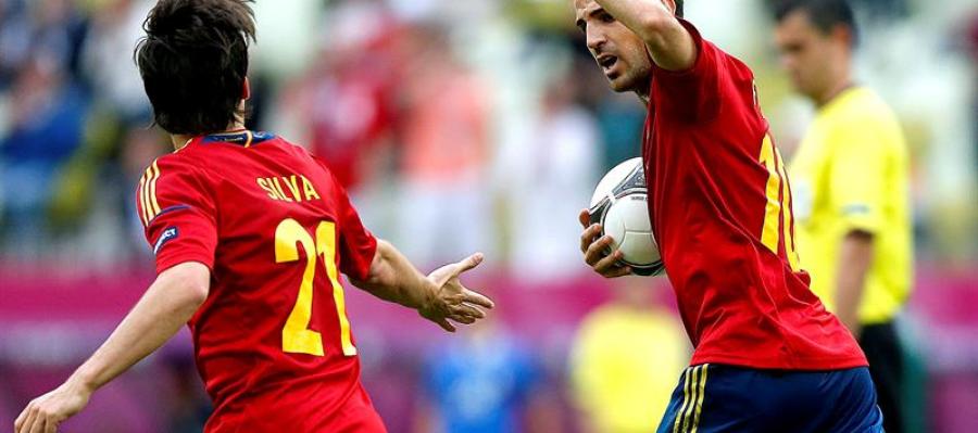 Cesc en el encuentro ante Italia Cesc en el encuentro ante Italia