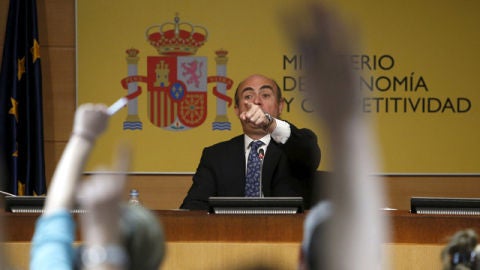 Luis de Guindos explica el rescate a la banca