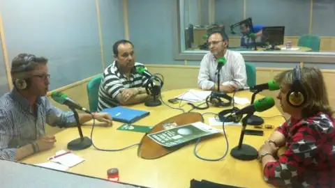 Tertulia Mérida en la onda 13 de Junio Tertulia Mérida en la onda 13 de Junio