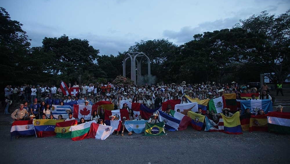 Los expedicionarios de la ruta Quetzal recuerdan a las víctimas de la tragedia de Armero (Colombia)