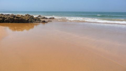 Playa de Pe&ntilde;a Mar&iacute;a antes del vertido