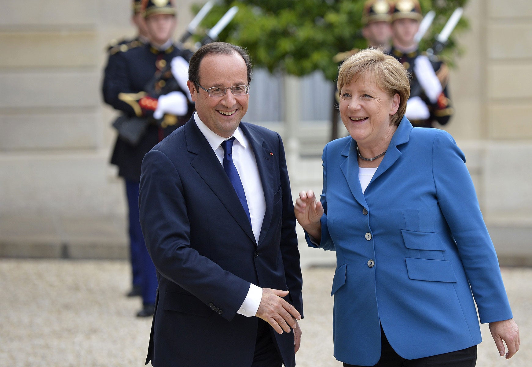 Hollande y Merkel se reunirán para discutir los resultados del referéndum en Grecia Hollande y Merkel se reunirán para discutir los resultados del referéndum en Grecia