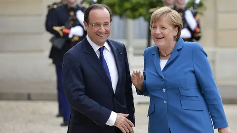 Hollande y Merkel acercan posturas antes de la cumbre Hollande y Merkel acercan posturas antes de la cumbre