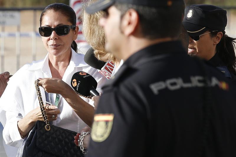 Enrique de Miguel: 'Todos los medios hablan del juicio de Isabel Pantoja' Enrique de Miguel: 'Todos los medios hablan del juicio de Isabel Pantoja'