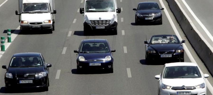 Tráfico en una autovía española Tráfico en una autovía española