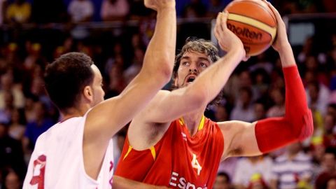 Pau Gasol ante Mehdi Jamel