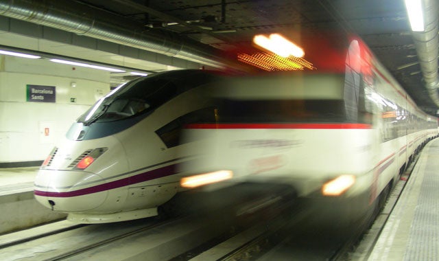 CCOO convoca una huelga de 24 horas en Renfe y Adif el 23 de marzo CCOO convoca una huelga de 24 horas en Renfe y Adif el 23 de marzo