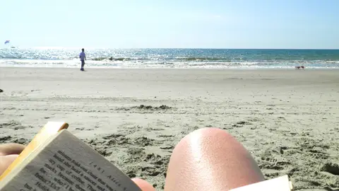 Libros en la playa Libros en la playa