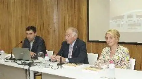Señor Amat, presidente de la Diputación de Almería. Señor Amat, presidente de la Diputación de Almería.