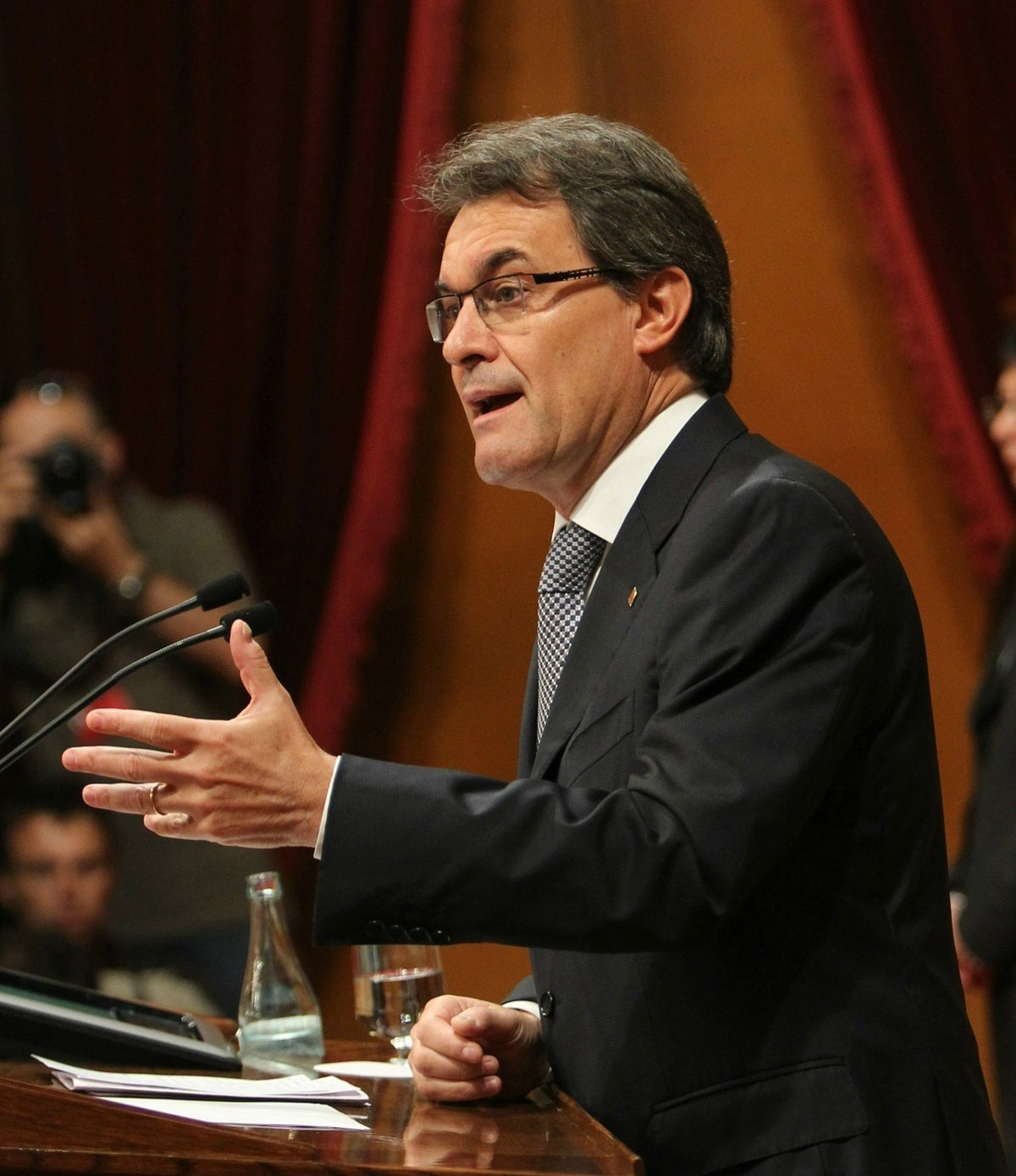 La tertulia: Cataluña, ¿más medidas de ajuste para poder pagar? La tertulia: Cataluña, ¿más medidas de ajuste para poder pagar?