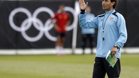 Luis Milla en el &uacute;ltimo entrenamiento antes del debut de la Selecci&oacute;n Espa&ntilde;ola de f&uacute;tbol