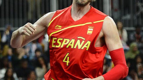 Pau Gasol celebra una de sus canastas ante Australia