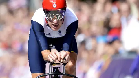 Wiggins encara la línea de meta en la prueba de contrarreloj Wiggins encara la línea de meta en la prueba de contrarreloj