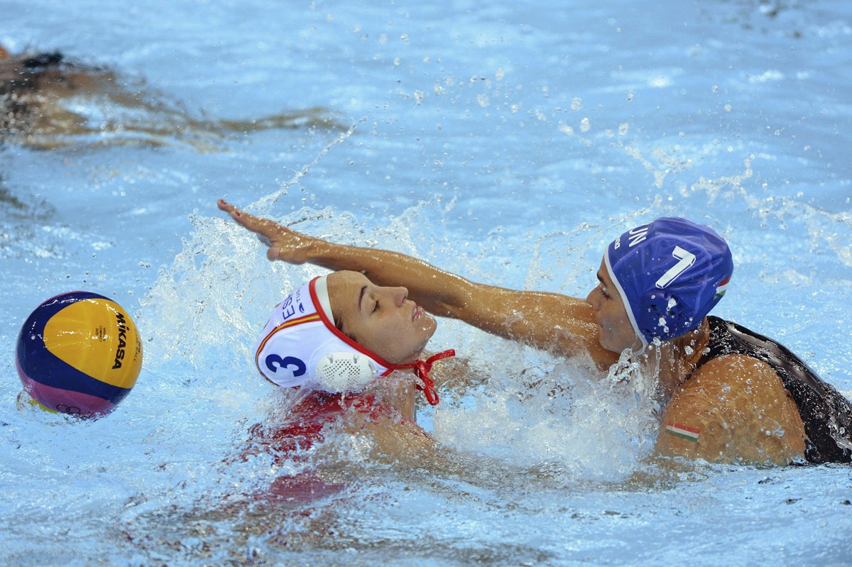 Anni Espar: "Els futbolistes no poden creure's que entrenem cinc hores diàries" Anni Espar: "Els futbolistes no poden creure's que entrenem cinc hores diàries"