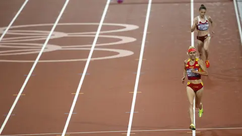 Marta Domínguez cruza la meta exhausta en la final de 3.000 obstáculos Marta Domínguez cruza la meta exhausta en la final de 3.000 obstáculos