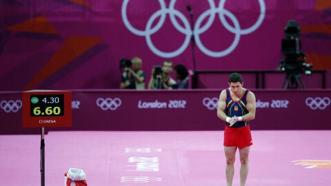Isaac Botella se prepara para realizar un salto