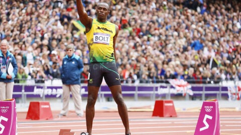 Usain Bolt antes de tomar la salida en su serie de los 200
