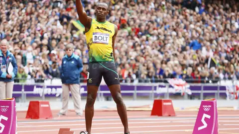 Usain Bolt antes de tomar la salida en su serie de los 200 Usain Bolt antes de tomar la salida en su serie de los 200