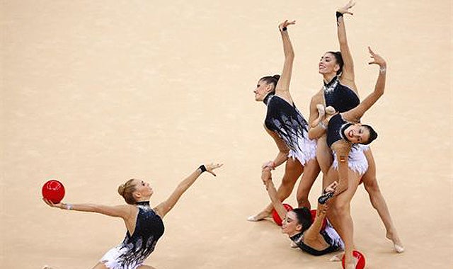 El equipo de gimnasia rítmica consigue una meritoria cuarta plaza El equipo de gimnasia rítmica consigue una meritoria cuarta plaza