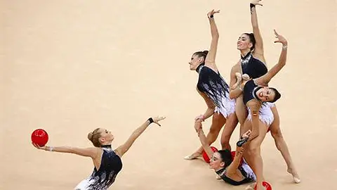El equipo español de gimnasia rítmica El equipo español de gimnasia rítmica
