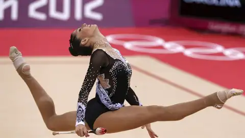 Carolina Rodríguez, brillante en su ejercicio con mazas Carolina Rodríguez, brillante en su ejercicio con mazas