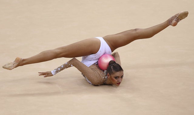 Kanaeva logra el oro en individual y entra en la historia de los Juegos Olímpicos Kanaeva logra el oro en individual y entra en la historia de los Juegos Olímpicos