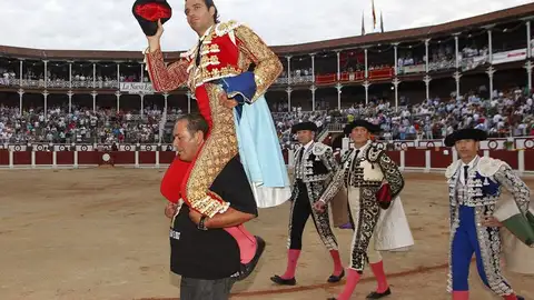 El diestro madrileño José Ignacio Uceda Leal, en su faena con la muleta durante la quinta de la Feria de Begoña El diestro madrileño José Ignacio Uceda Leal, en su faena con la muleta durante la quinta de la Feria de Begoña