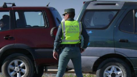 Un agente de la Guardia Civil de Tr&aacute;fico