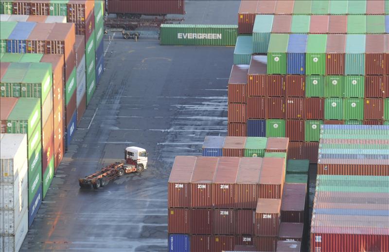 Crecen las exportaciones extremeñas en los once primeros meses de 2021 hasta llegar a los 2.196 millones de euros. Crecen las exportaciones extremeñas en los once primeros meses de 2021 hasta llegar a los 2.196 millones de euros.