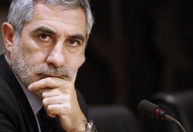 Llamazares afirma que IU "no puede respaldar un referéndum unilateral para la independencia" Llamazares afirma que IU "no puede respaldar un referéndum unilateral para la independencia"