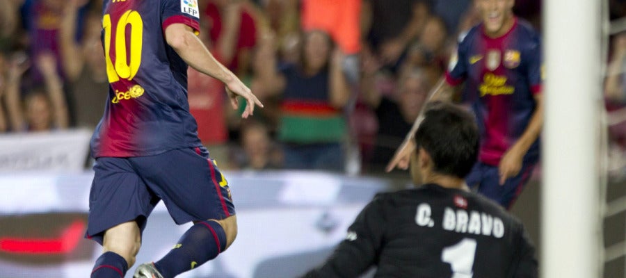 Leo Messi celebra uno de sus goles ante Bravo Leo Messi celebra uno de sus goles ante Bravo
