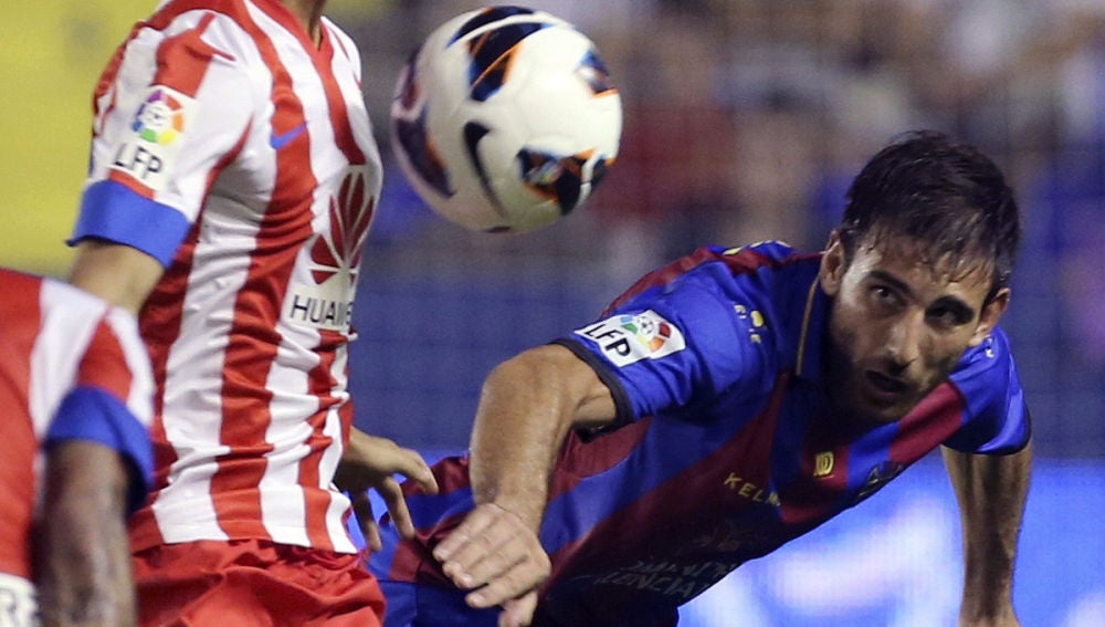 El Atlético empata contra el Levante en el debut de Óliver Torres