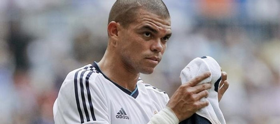 El defensa portugués del Real Madrid Képler Lima "Pepe" El defensa portugués del Real Madrid Képler Lima "Pepe"
