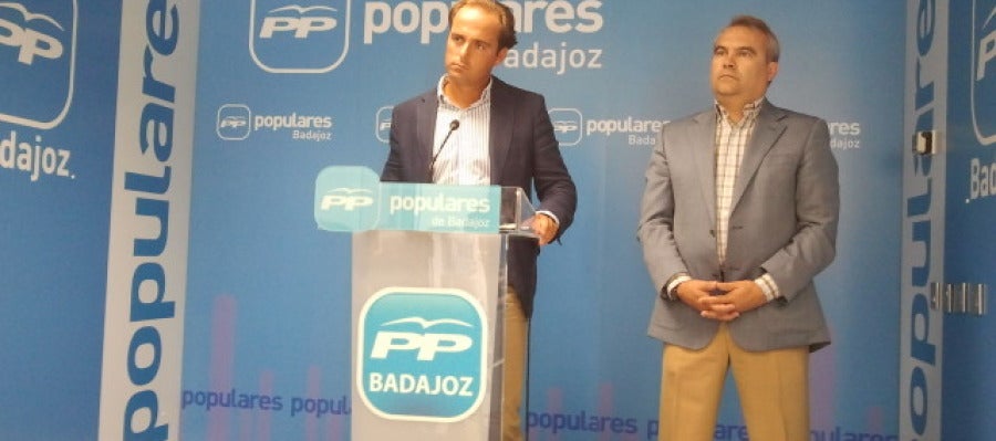 Juan Parejo, visecretario y Fco. Javier Fragoso Juan Parejo, visecretario y Fco. Javier Fragoso