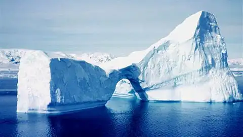 Reducción de la superficie de hielo del Ártico batió récords Reducción de la superficie de hielo del Ártico batió récords